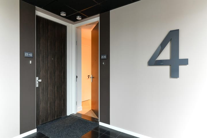 Foto 8 van Jansbuitensingel 23-41