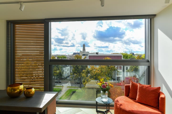 Foto 15 van Jansbuitensingel 23-41