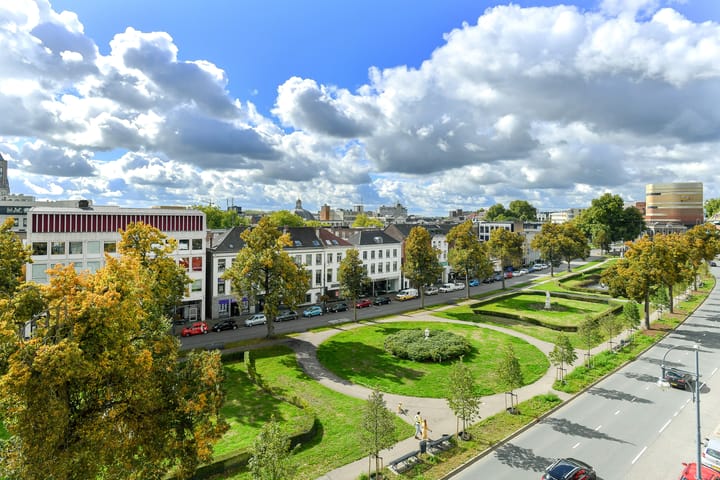 Foto 16 van Jansbuitensingel 23-41