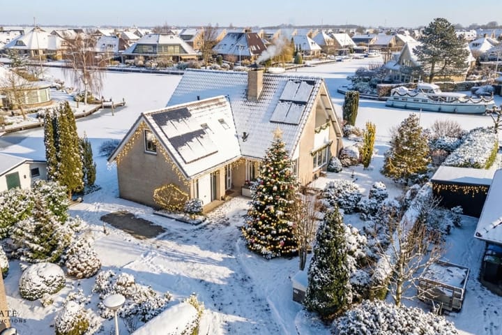 Photo 2 of Meerkoet 22