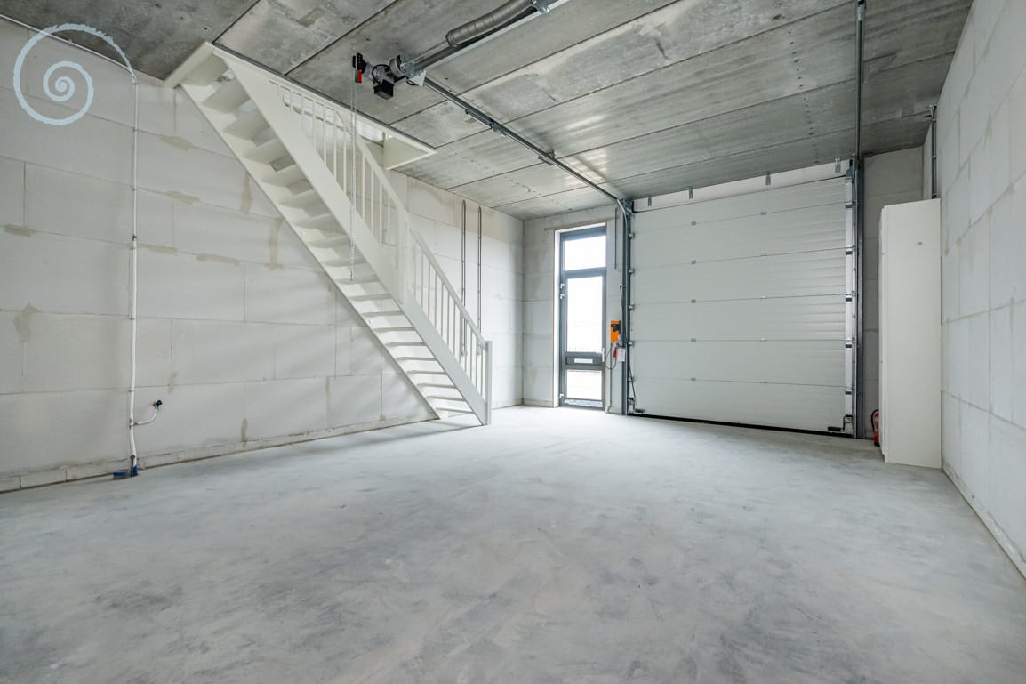 View photo 3 of Waterfront 5-r