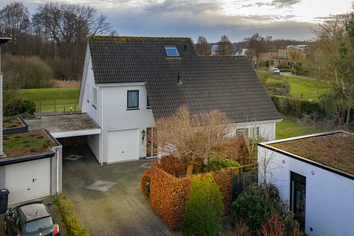 Photo 2 of Harriët Freezerstraat 8