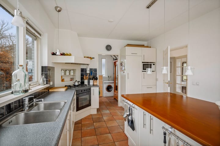 Photo 17 of Harriët Freezerstraat 8