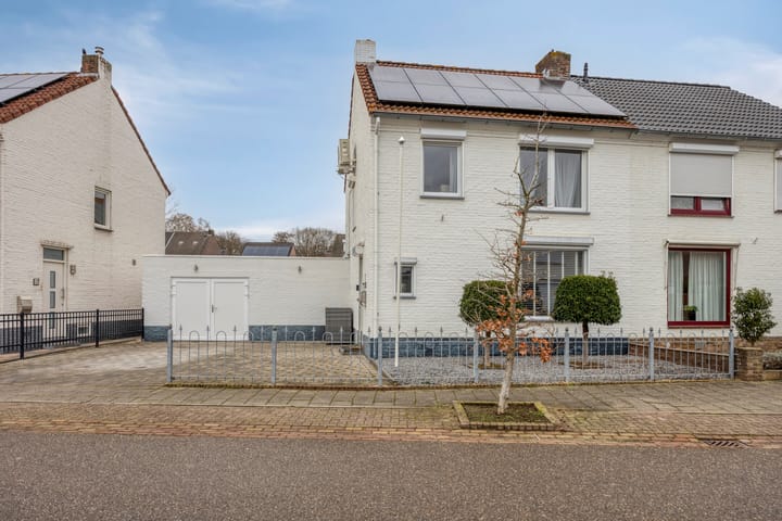 Photo 1 of Graaf van Bronkhorststr 2