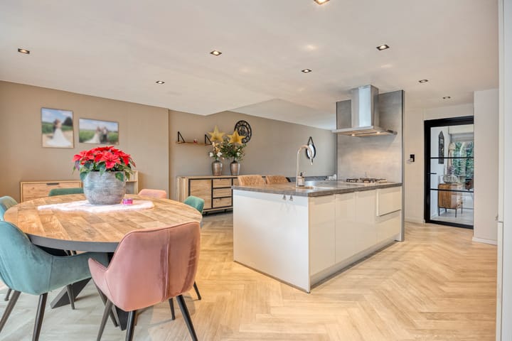 Photo 11 of Graaf van Bronkhorststr 2