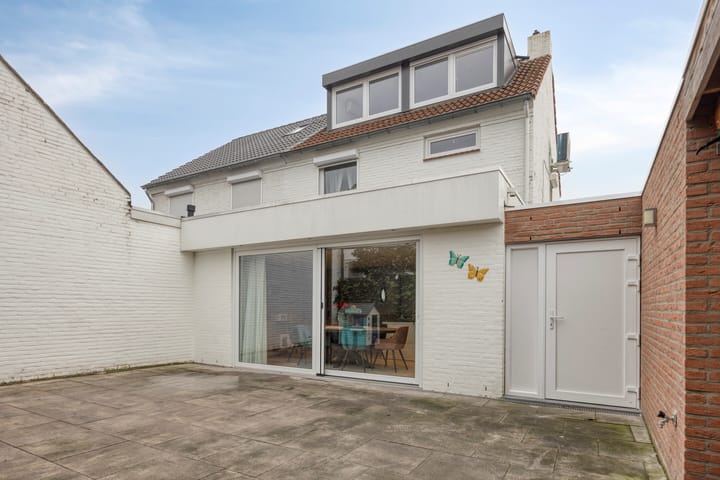 Photo 31 of Graaf van Bronkhorststr 2