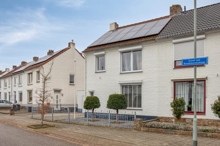 Photo 32 of Graaf van Bronkhorststr 2