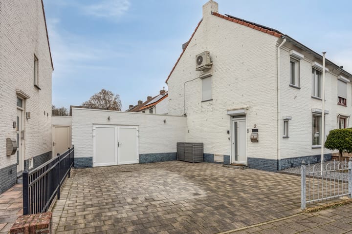 Photo 35 of Graaf van Bronkhorststr 2