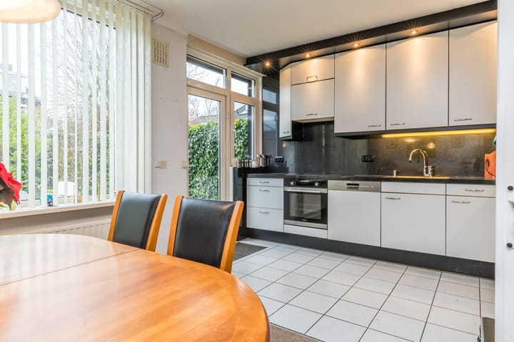 Photo 9 of van Heinsberglaan 28