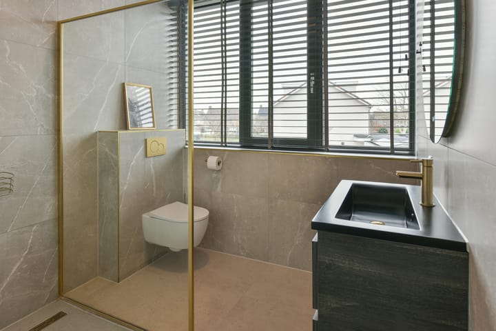 Photo 15 of Torenweg 23