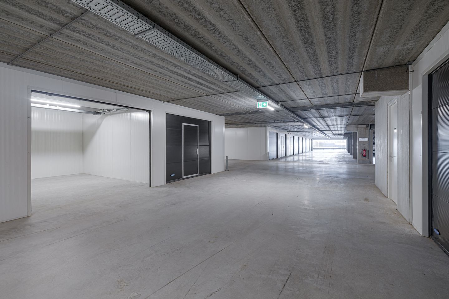 View photo 4 of Industrieweg 69-111