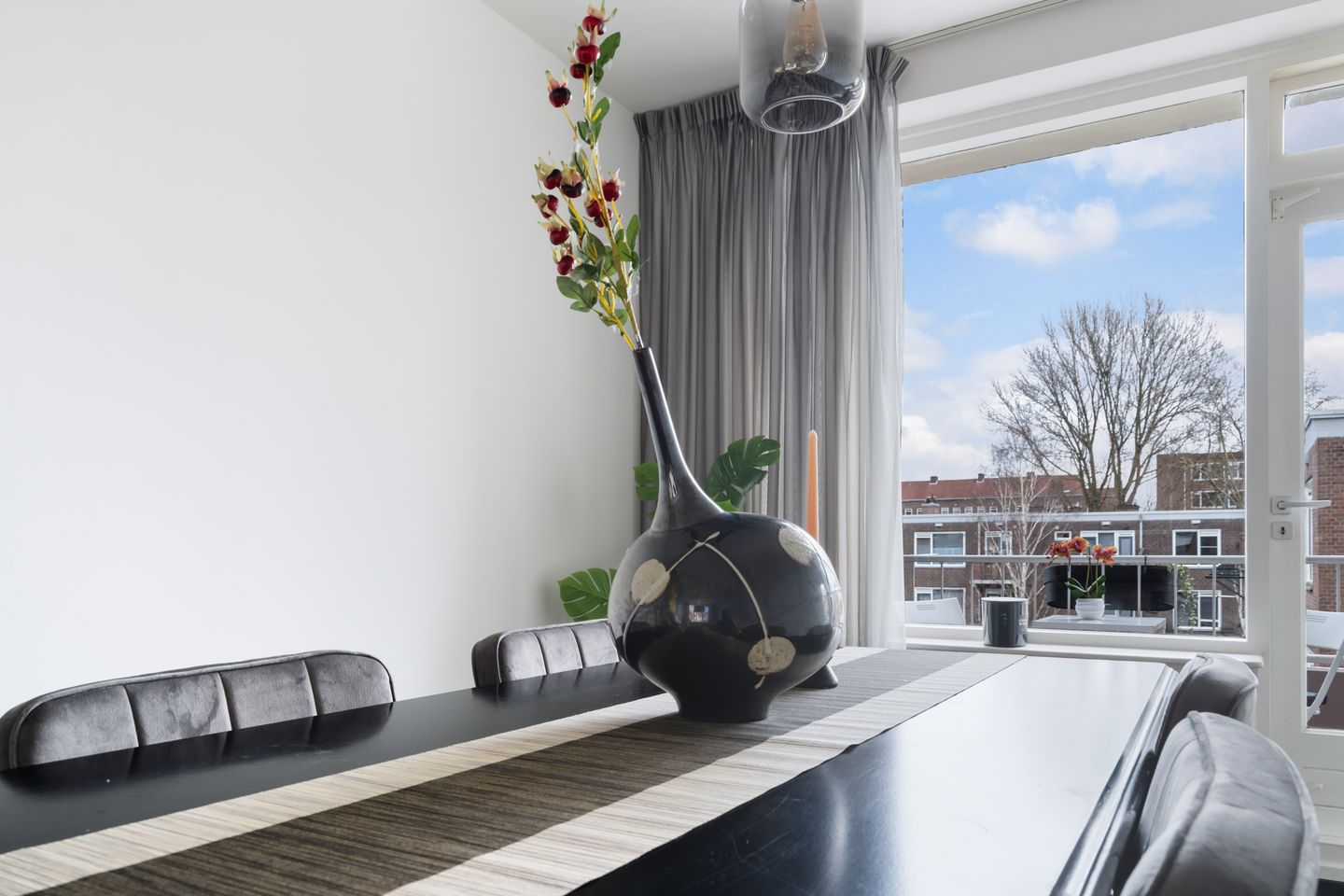 Photo 19 of Jonker Fransstraat 122-C