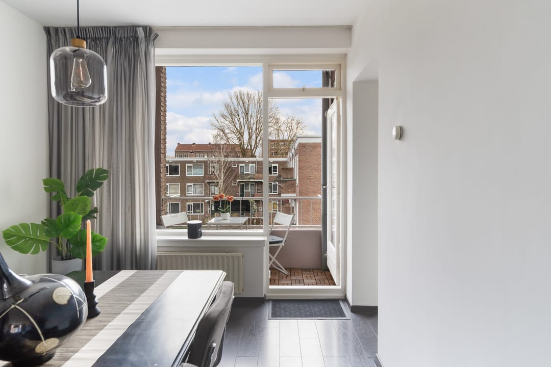 Photo 31 of Jonker Fransstraat 122-C