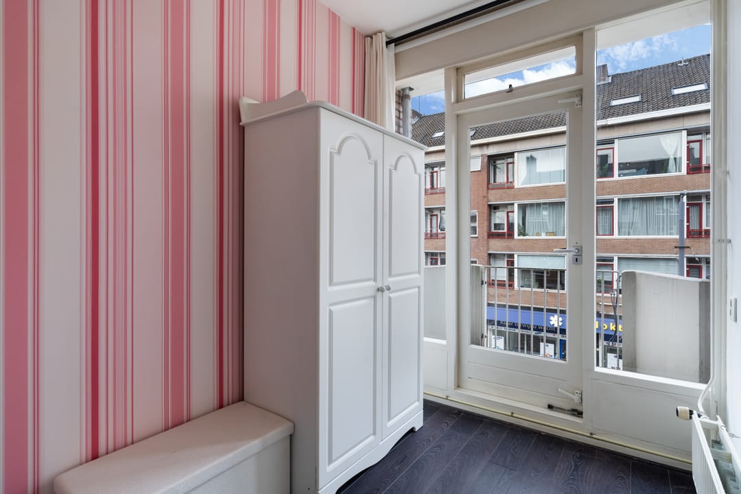 Photo 46 of Jonker Fransstraat 122-C