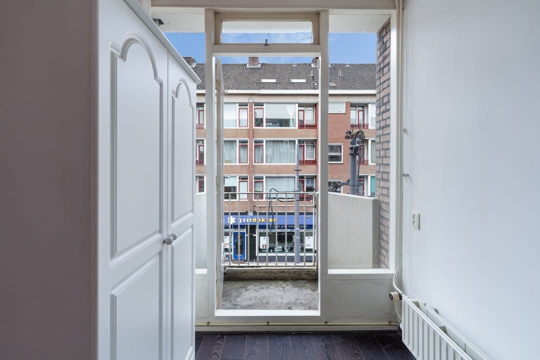 Photo 47 of Jonker Fransstraat 122-C