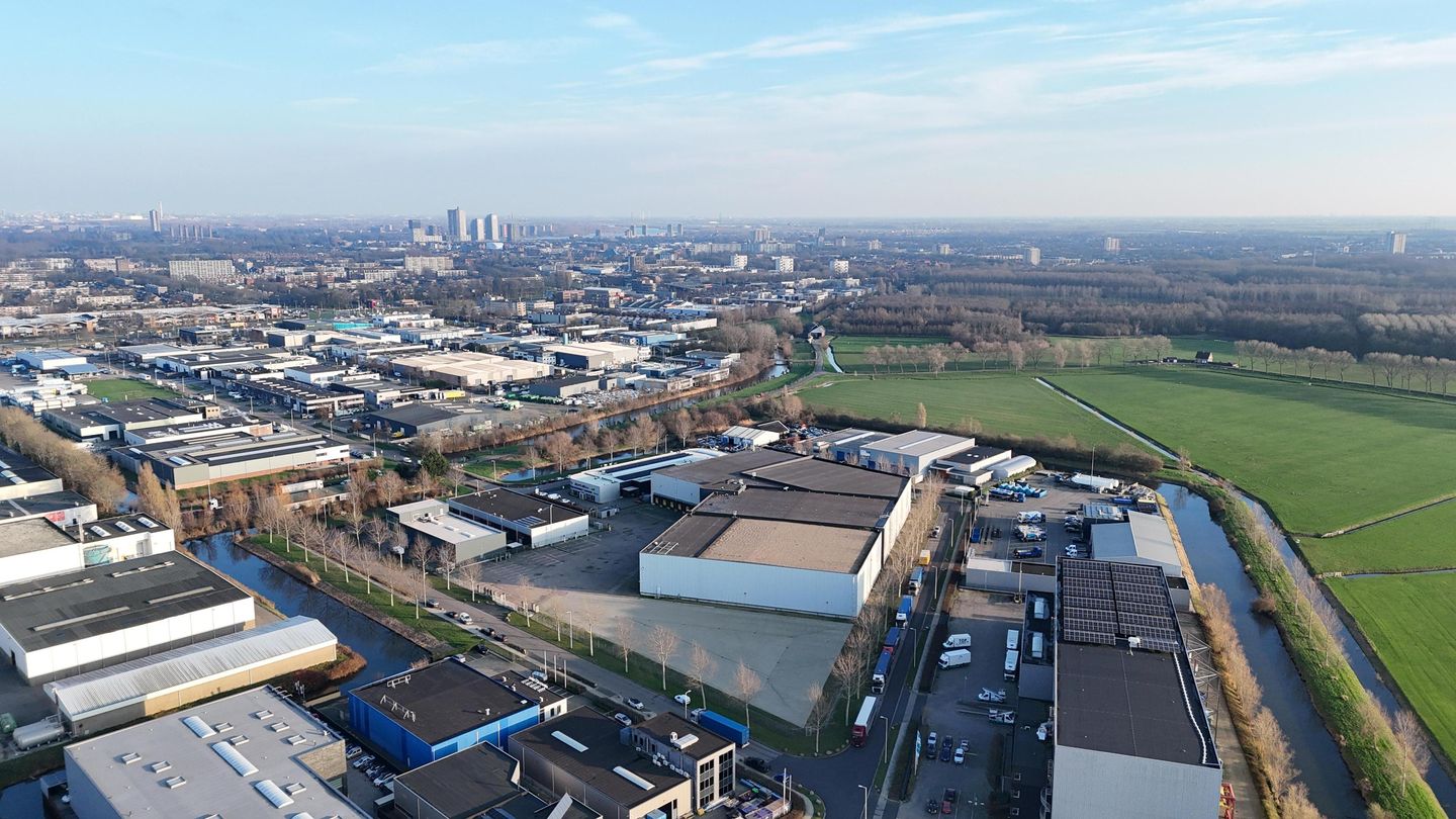 Bekijk foto 3 van Lorentzweg 6