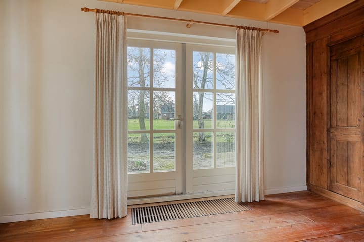 Photo 12 of Tijnjeweg 11