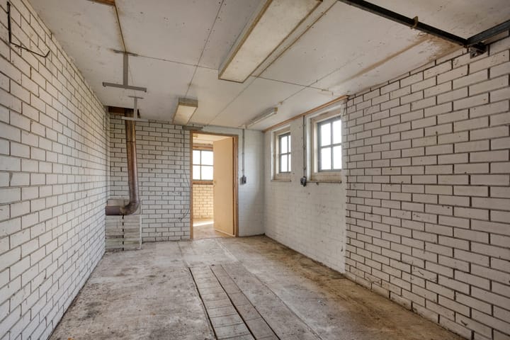 Photo 32 of Tijnjeweg 11