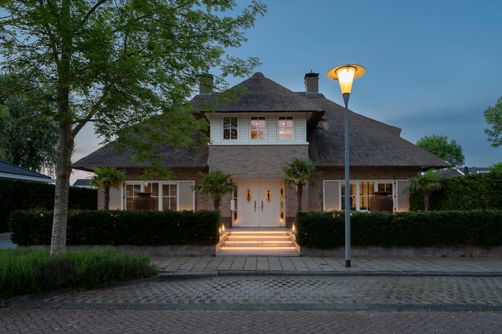 Foto 61 van Benthuizenstraat 15