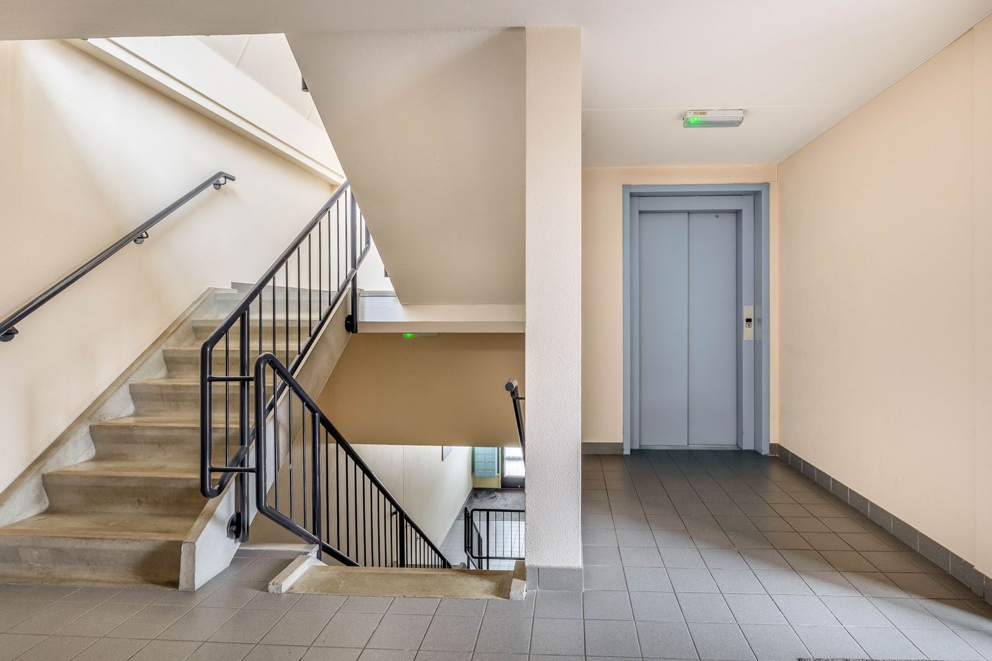 Photo 10 of Postel 38