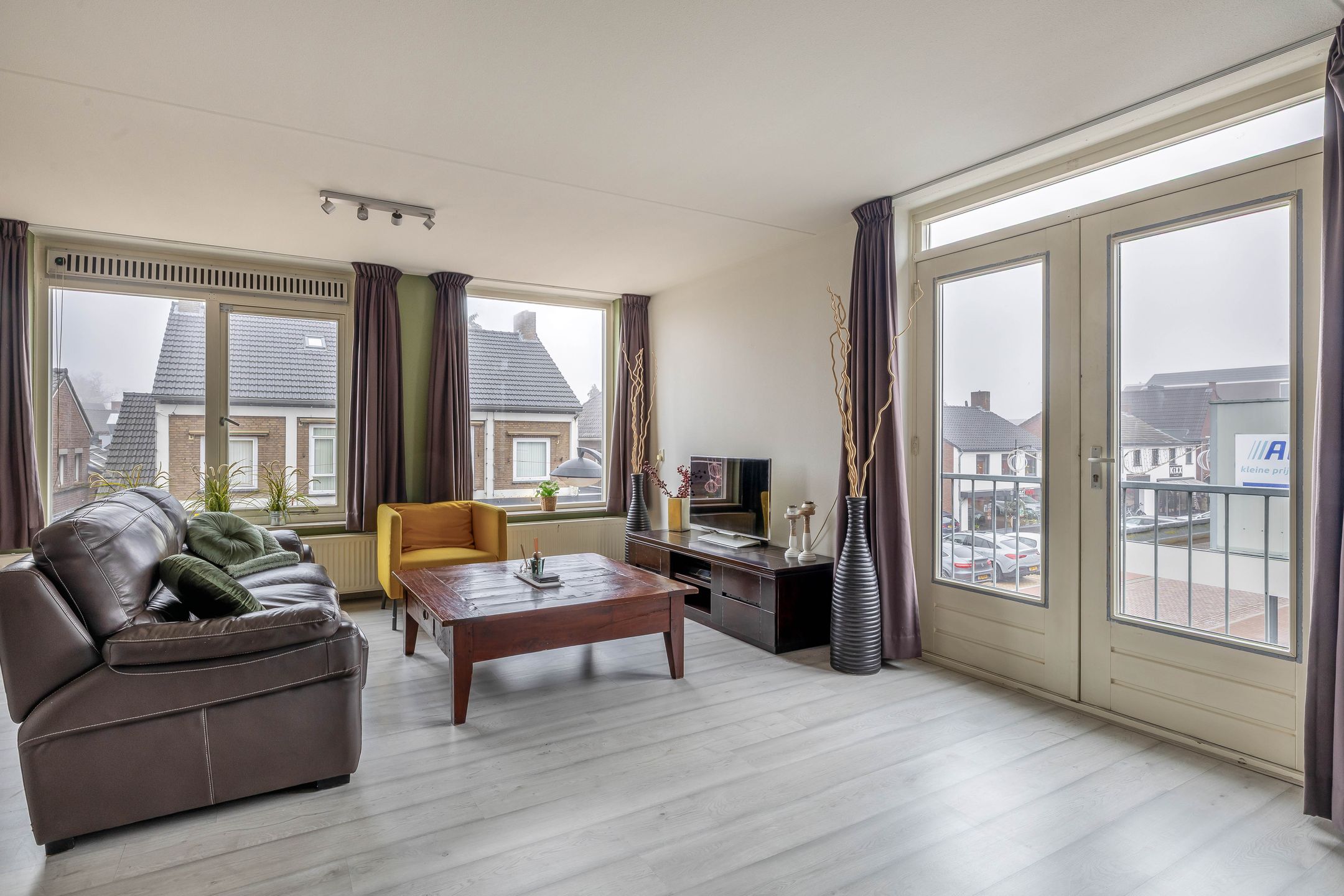 Photo 18 of Postel 38