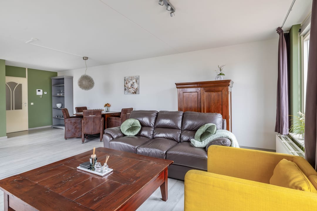 Photo 22 of Postel 38