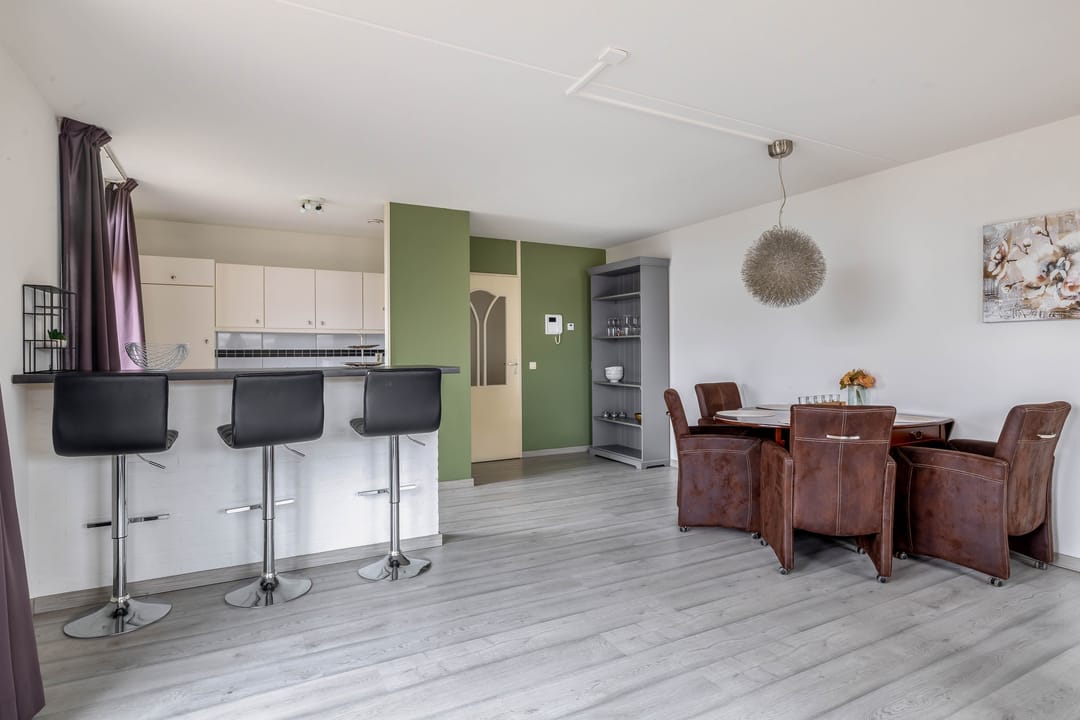 Photo 23 of Postel 38