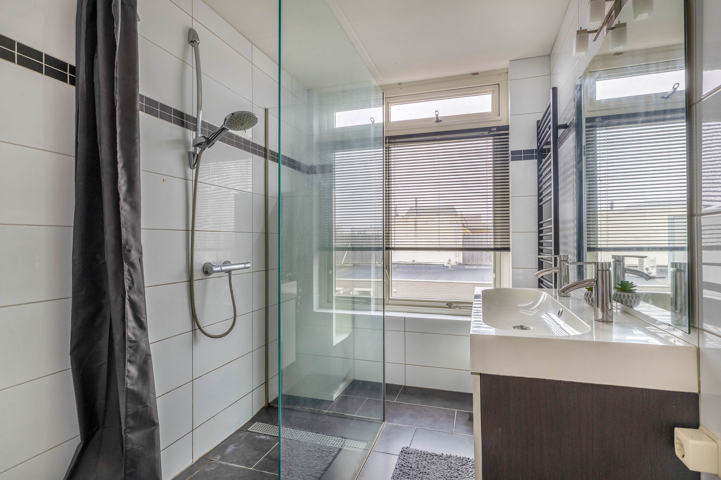 Photo 4 of Postel 38