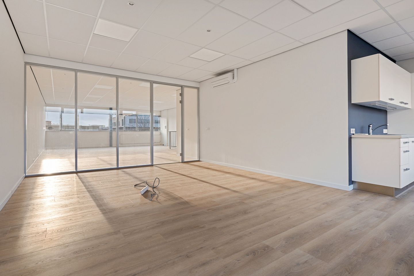 View photo 1 of Johan van Hasseltweg 4-D