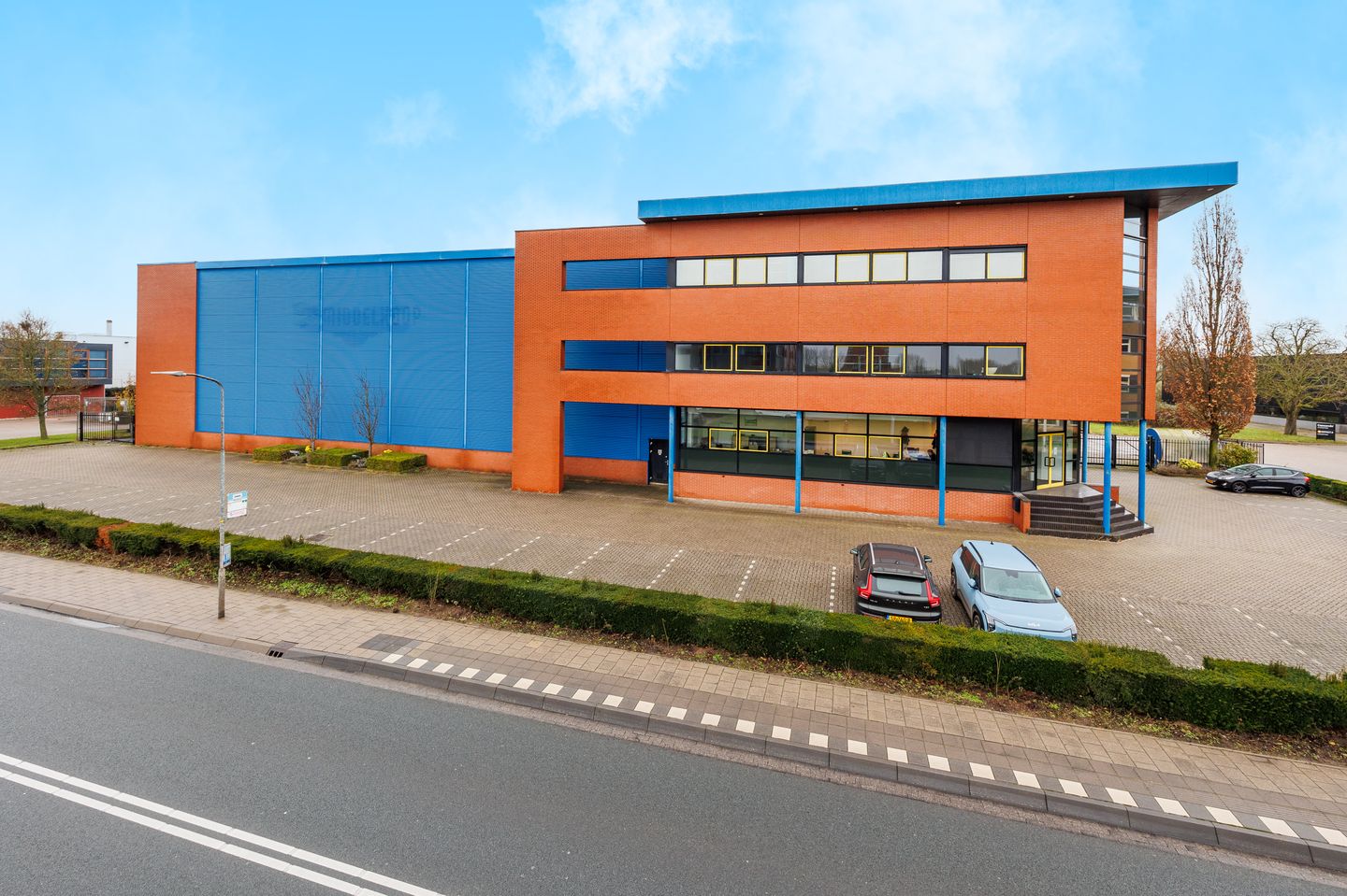 View photo 3 of Impact 4