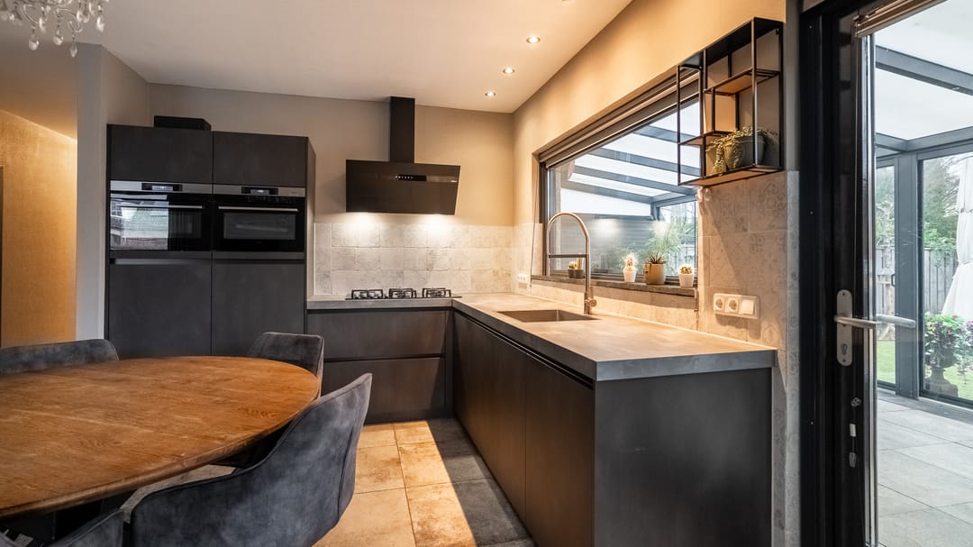 Foto 8 van Bornsestraat 86