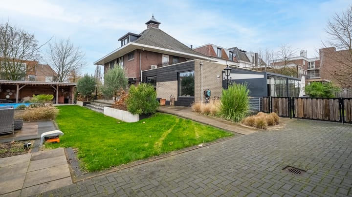 Photo 63 of Bornsestraat 86