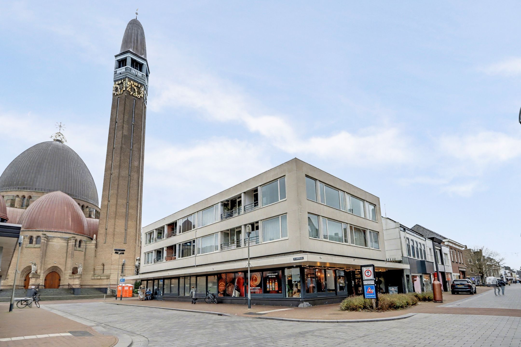 St. Jansplein, 21, Waalwijk, 5141GR, Noord-Brabant, Nederland 21 
