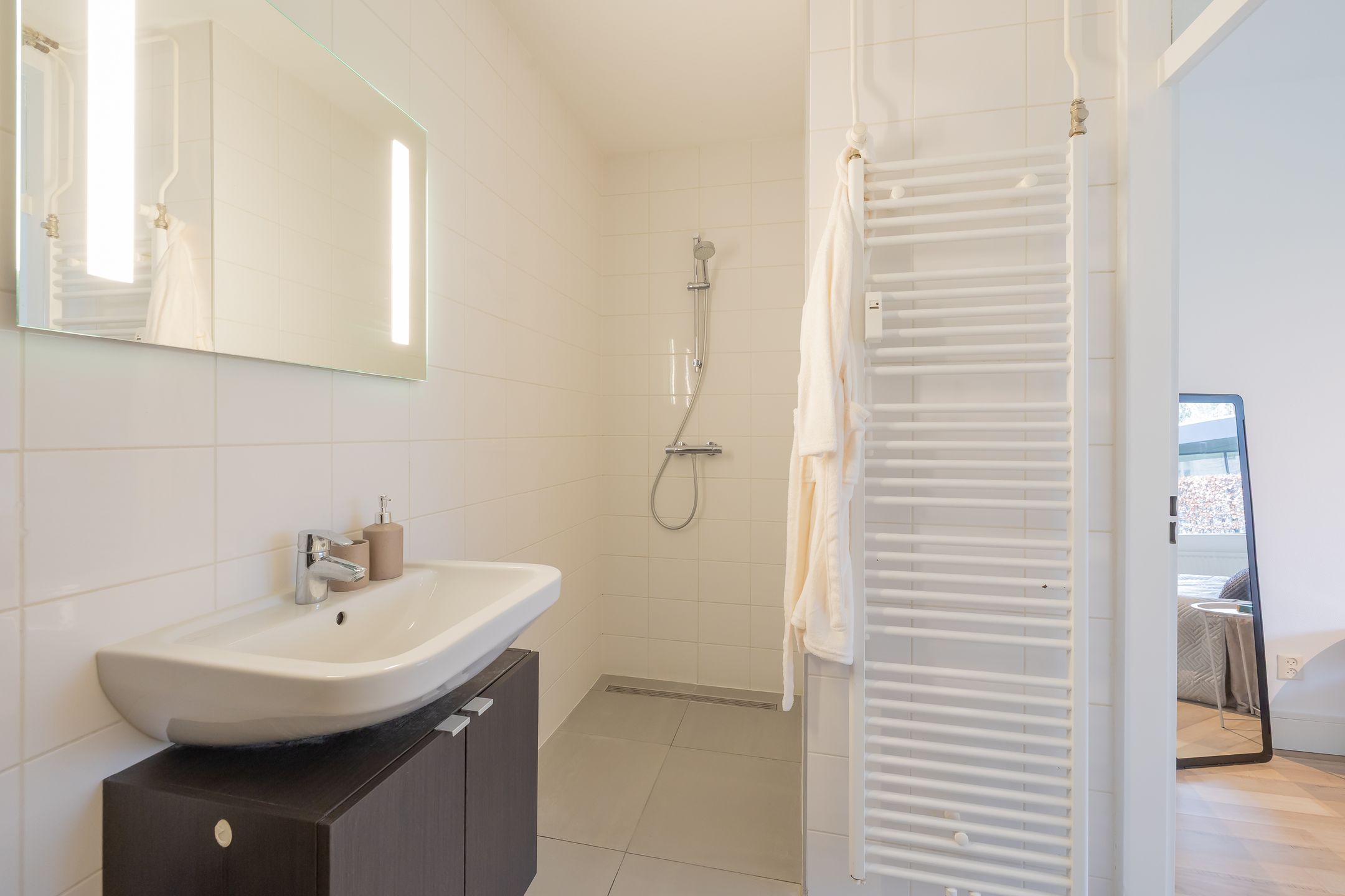 Foto 24 van Binnenweg 6-F007