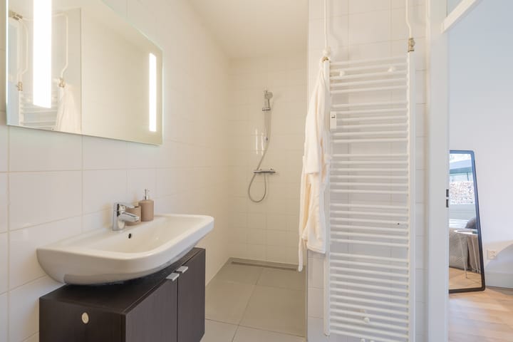 Photo 24 of Binnenweg 6-F007