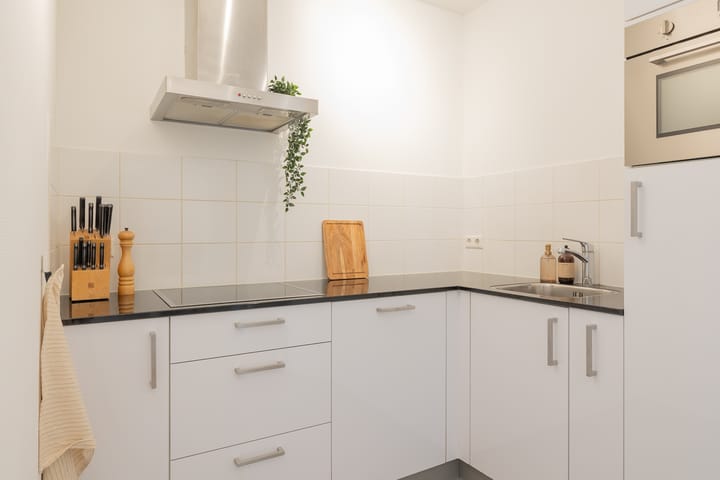 Photo 2 of Binnenweg 6-F007