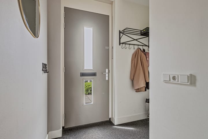 Photo 9 of Meester J Schaapstraat 18