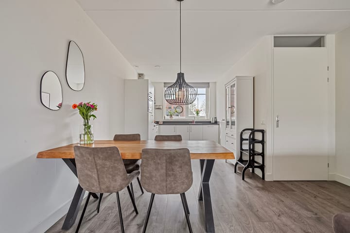 Photo 14 of Meester J Schaapstraat 18