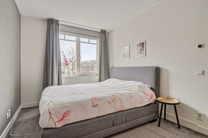 Photo 23 of Meester J Schaapstraat 18