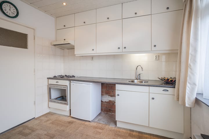 Photo 10 of Werenfriedstraat 31