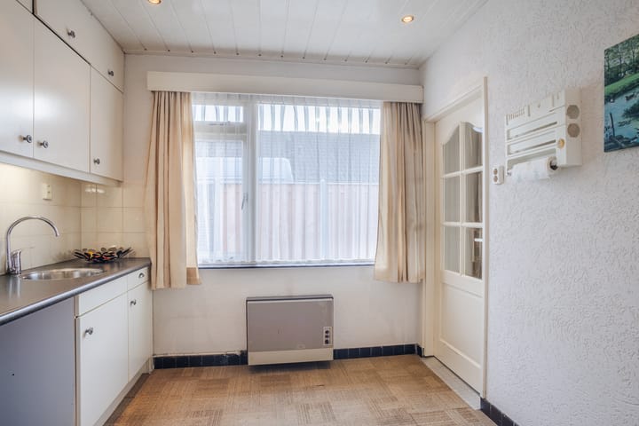 Photo 11 of Werenfriedstraat 31