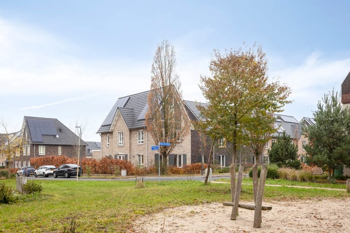 Foto 63 van Pieter van Varklaan 1