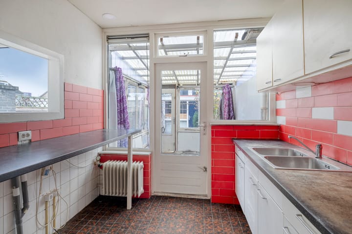 Photo 4 of Octave van Rijsselberghestraat 73