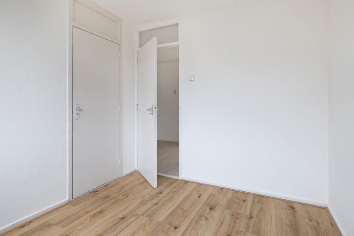 Photo 19 of Octave van Rijsselberghestraat 73