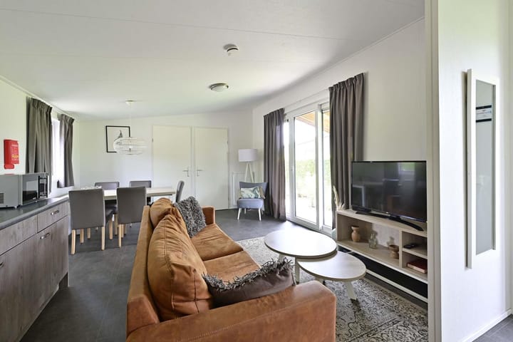 Photo 5 of Burgemeester Dalenbergstraat 50-816