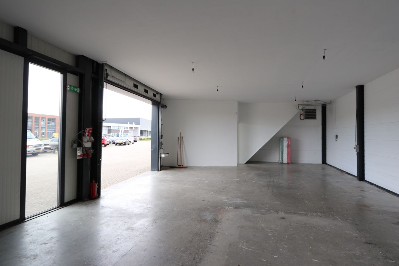 View photo 5 of Neonweg 178