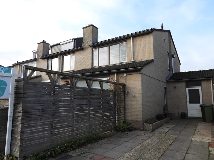 Photo 39 of Louise Michelstraat 7