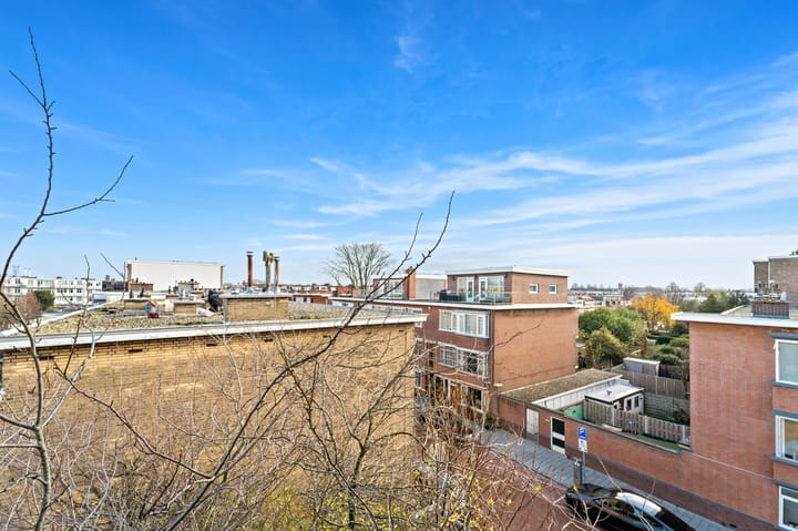 Photo 14 of Den Helderstraat 157