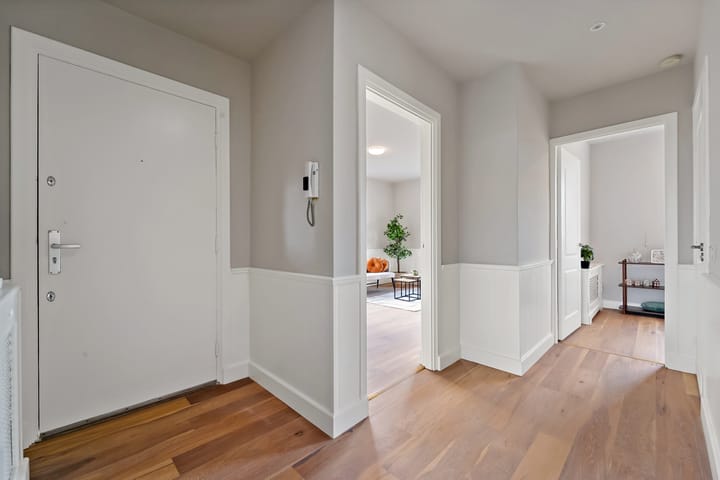 Photo 15 of Den Helderstraat 157