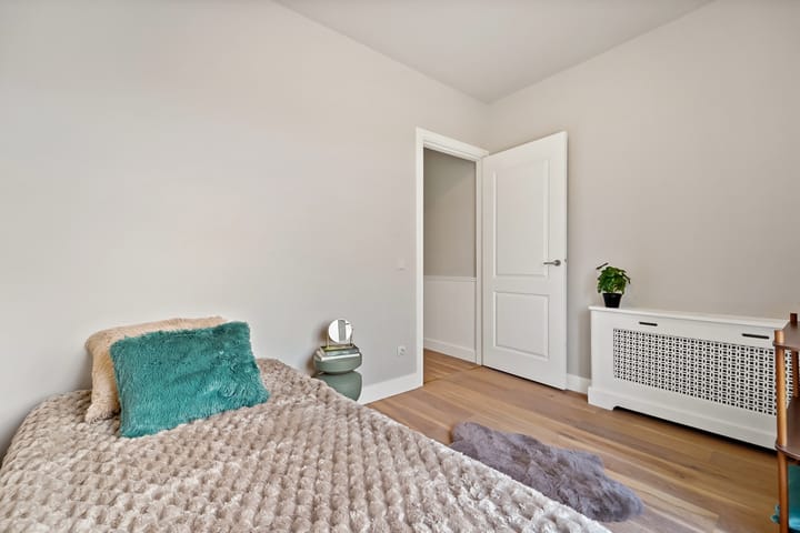 Photo 21 of Den Helderstraat 157